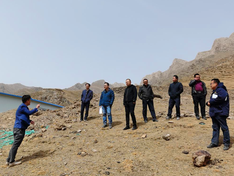 青海省自然資源部門對興海銅鑫瑪溫根礦區(qū)綠色勘查生態(tài)環(huán)境保護治理實地驗收