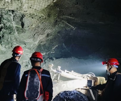 西溝鐵礦｜織密安全防護(hù)網(wǎng)，護(hù)航全年“零傷亡”